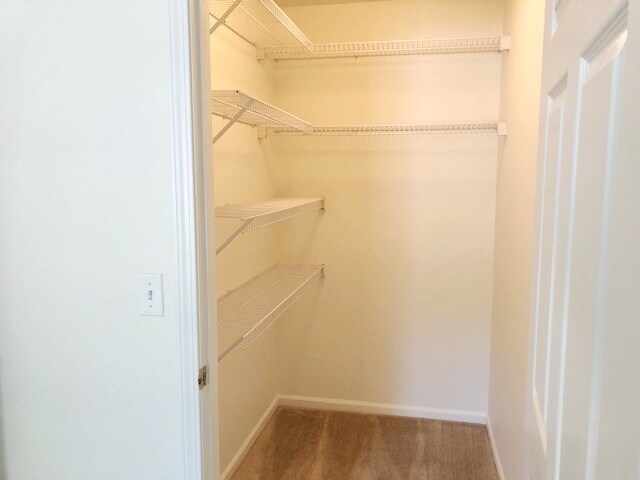 Vestidor de 2 dormitorios - Harper Square Apartments