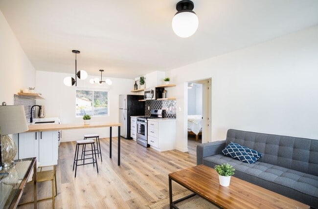 Foto del edificio - 255 S Ave 55