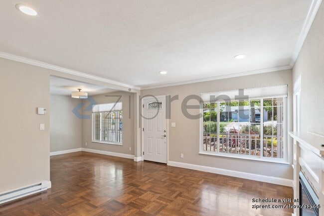 Building Photo - 1261 Fernside St