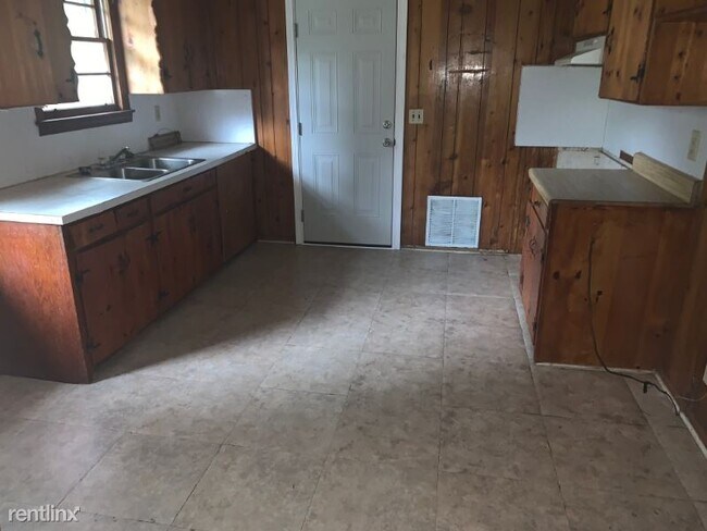 Building Photo - 3 br, 2 bath House - 1758 Springfield Ave