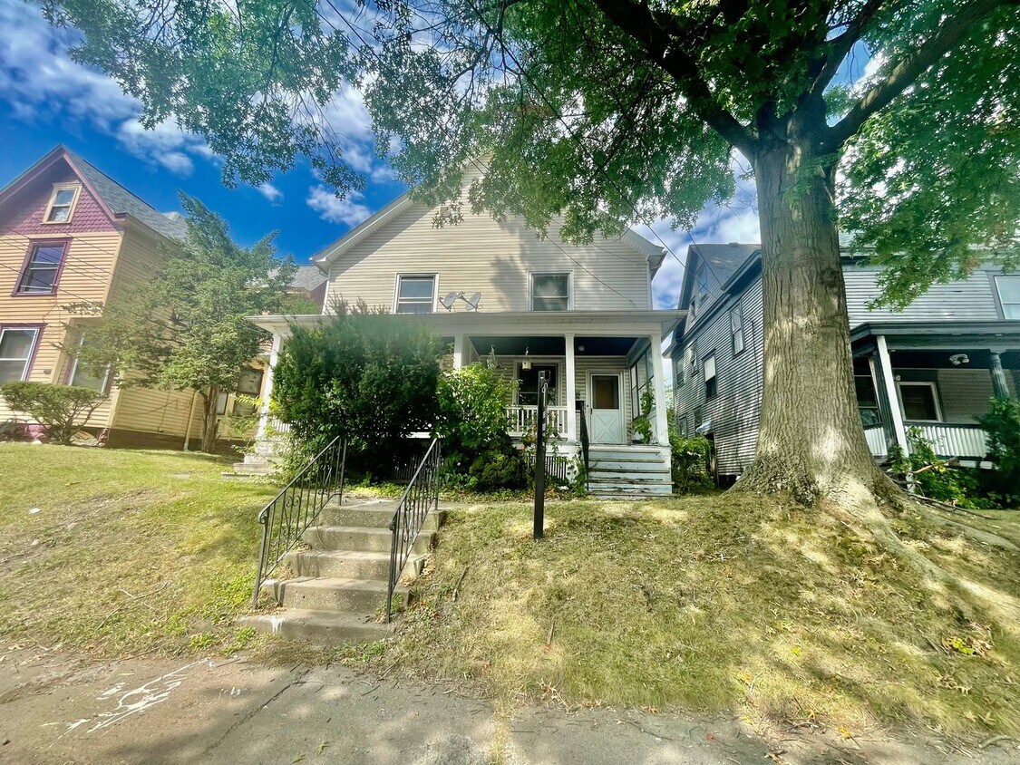 Primary Photo - 139 Park Ave