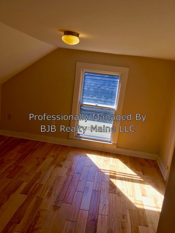 Building Photo - 126 Emery St