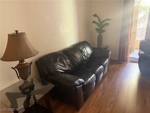 Building Photo - 220 E Flamingo Rd