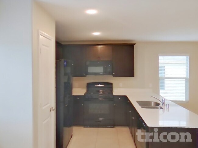 Foto del edificio - 6340 Bristolwood Dr