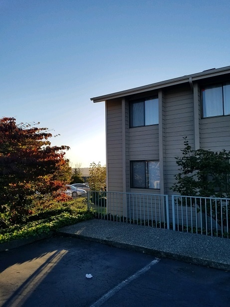 Building Photo - 1319 S Puget Dr