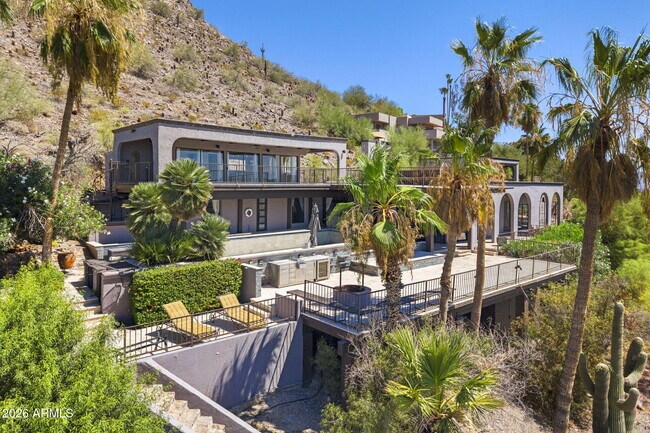 Foto del edificio - 6900 N Highlands Dr