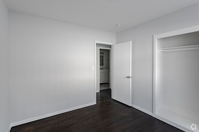 3BR, 2BA - 1100 SF - 3212 Bagley Ave