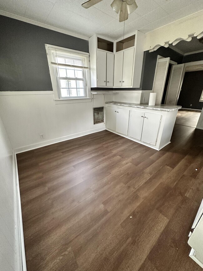 Foto del edificio - 2733 Kenwood Dr