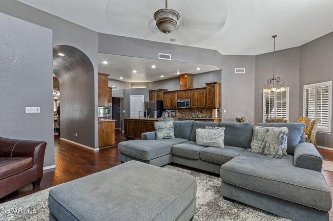 Building Photo - 3824 Tierra Lisboa Ln