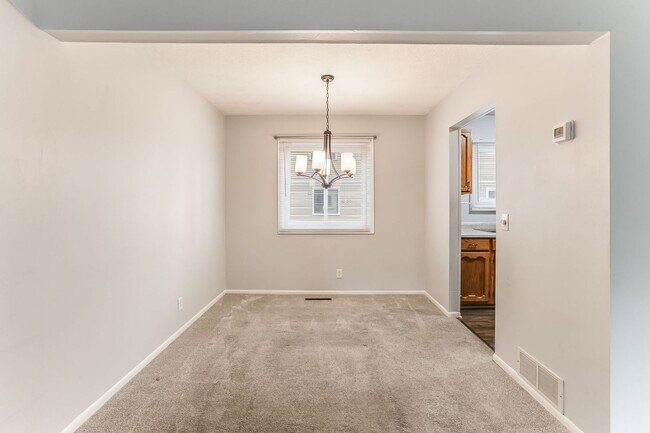 Foto del edificio - 2 Bedroom Condo in charming Plymouth neigh...