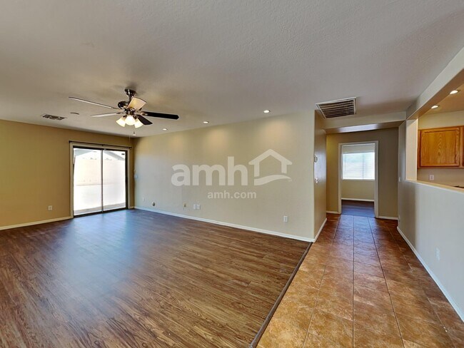 Foto del edificio - 10406 W Miami St