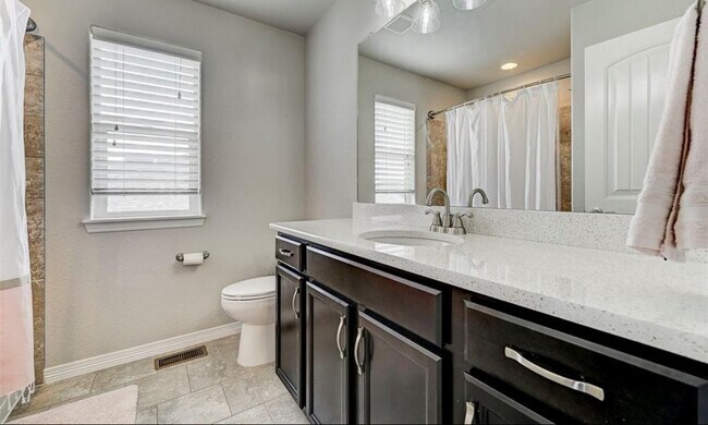 Foto del edificio - 12632 Longview Park Ln