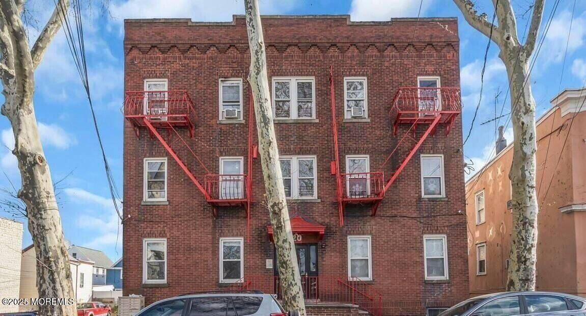 Foto principal - 720 Cortlandt St