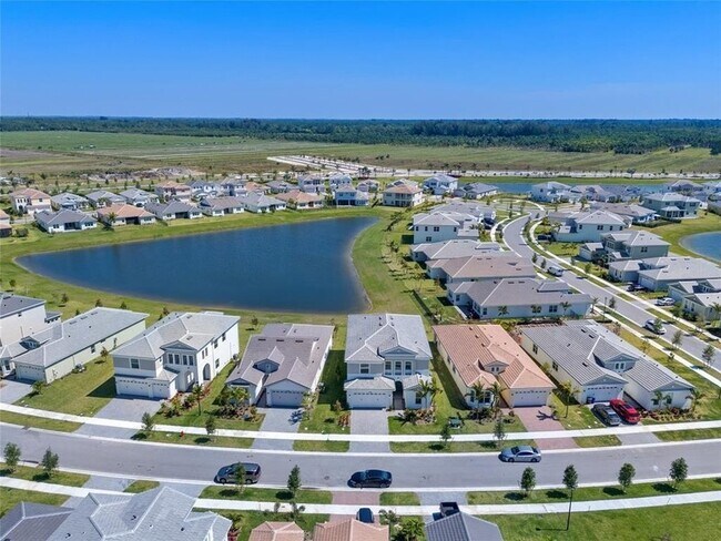 Foto del edificio - 15000 RedCove Pl