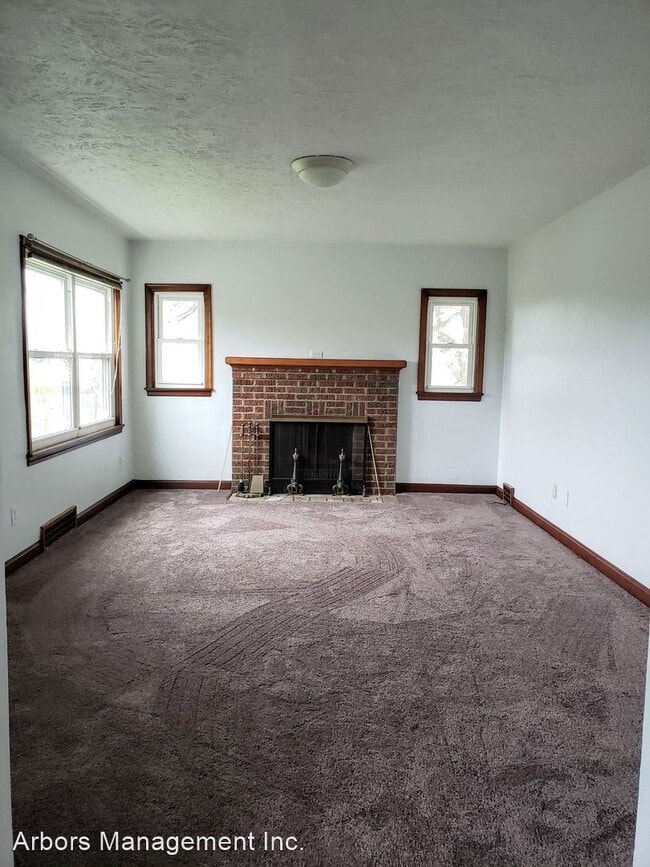Building Photo - 3 br, 2.5 bath House - 4764 Doyle Road