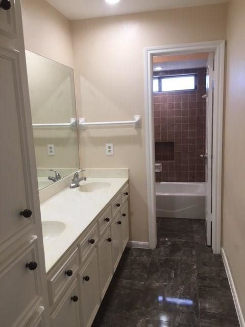 Building Photo - 15306 La Paloma Dr