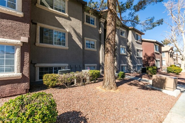 Building Photo - 2750 S Durango Dr