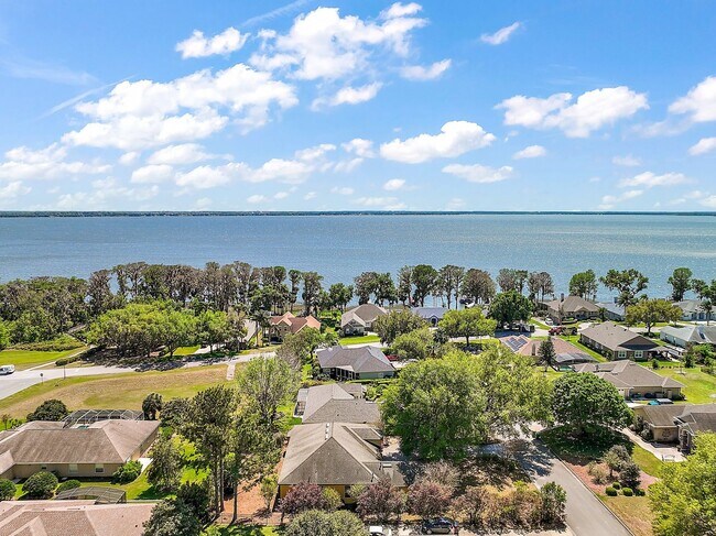 Building Photo - Gorgeous 3-Bedroom, 2-Bath in Bright Water...