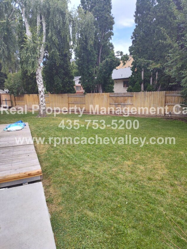 Foto del edificio - 5 Bedroom Home in Logan! Available in July!