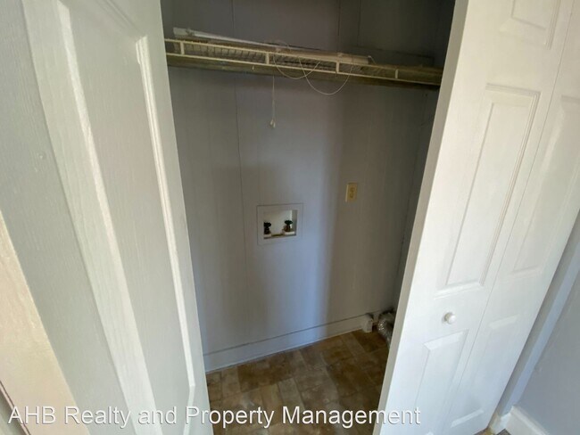 Building Photo - 2 br, 1 bath House - 504 Pomeroy St.