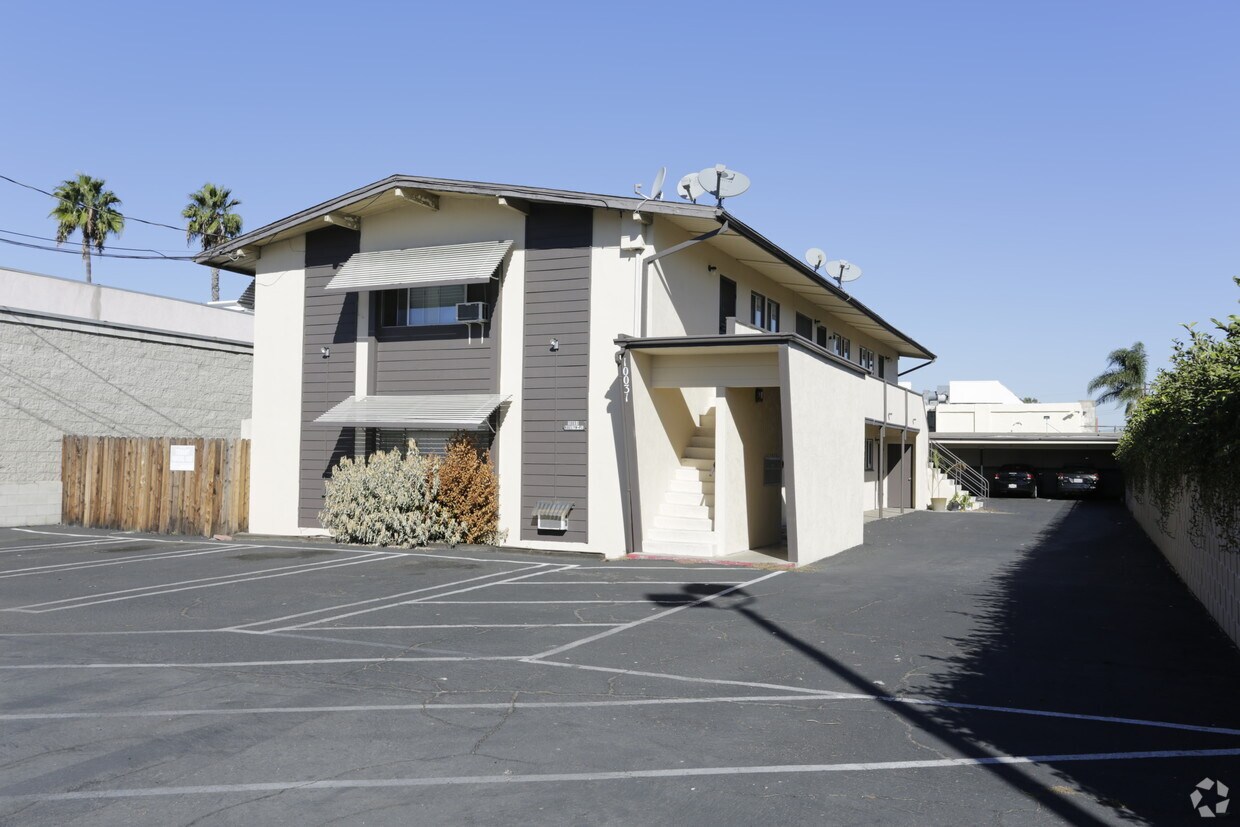 Primary Photo - 10031 Raelyn Pl