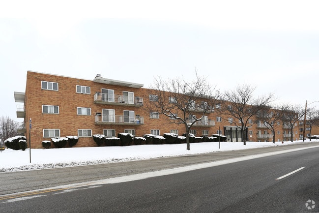 Building Photo - Beachland Manor