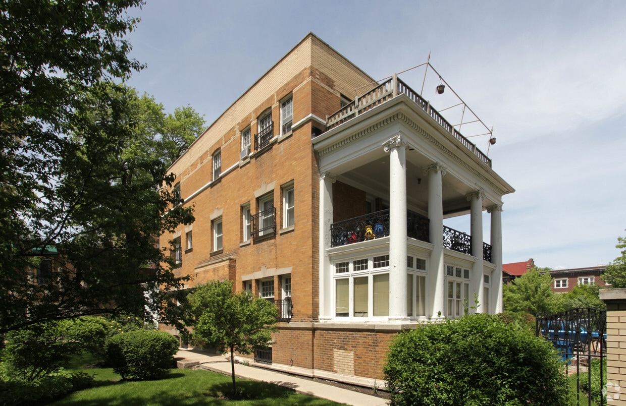 Primary Photo - 5114 S Blackstone Ave