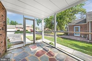 Foto del edificio - 504 Sharpley Ln