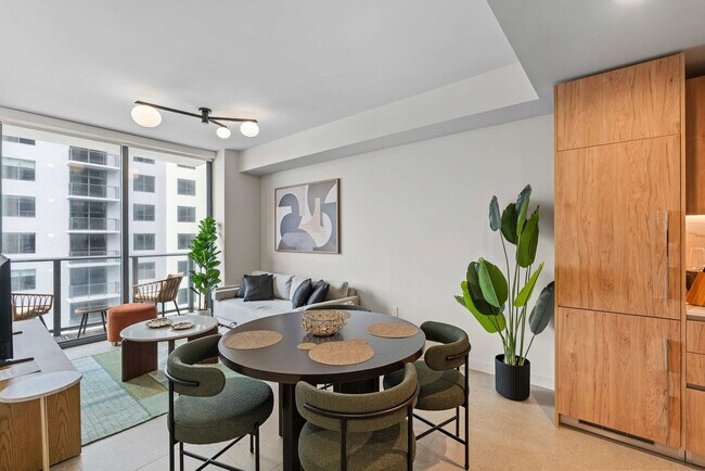 Building Photo - 11 NE 6th St