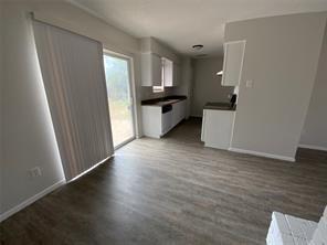 Building Photo - 904 Valley View Dr