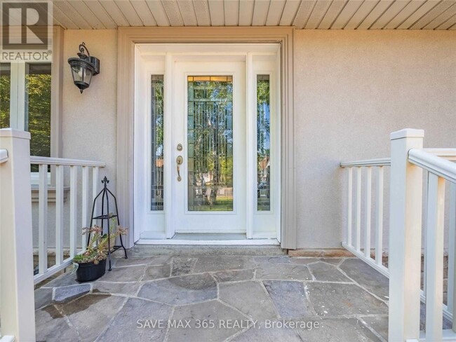 Building Photo - 202 Renforth Dr