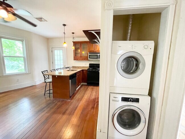 Foto del edificio - 111 Hillside St