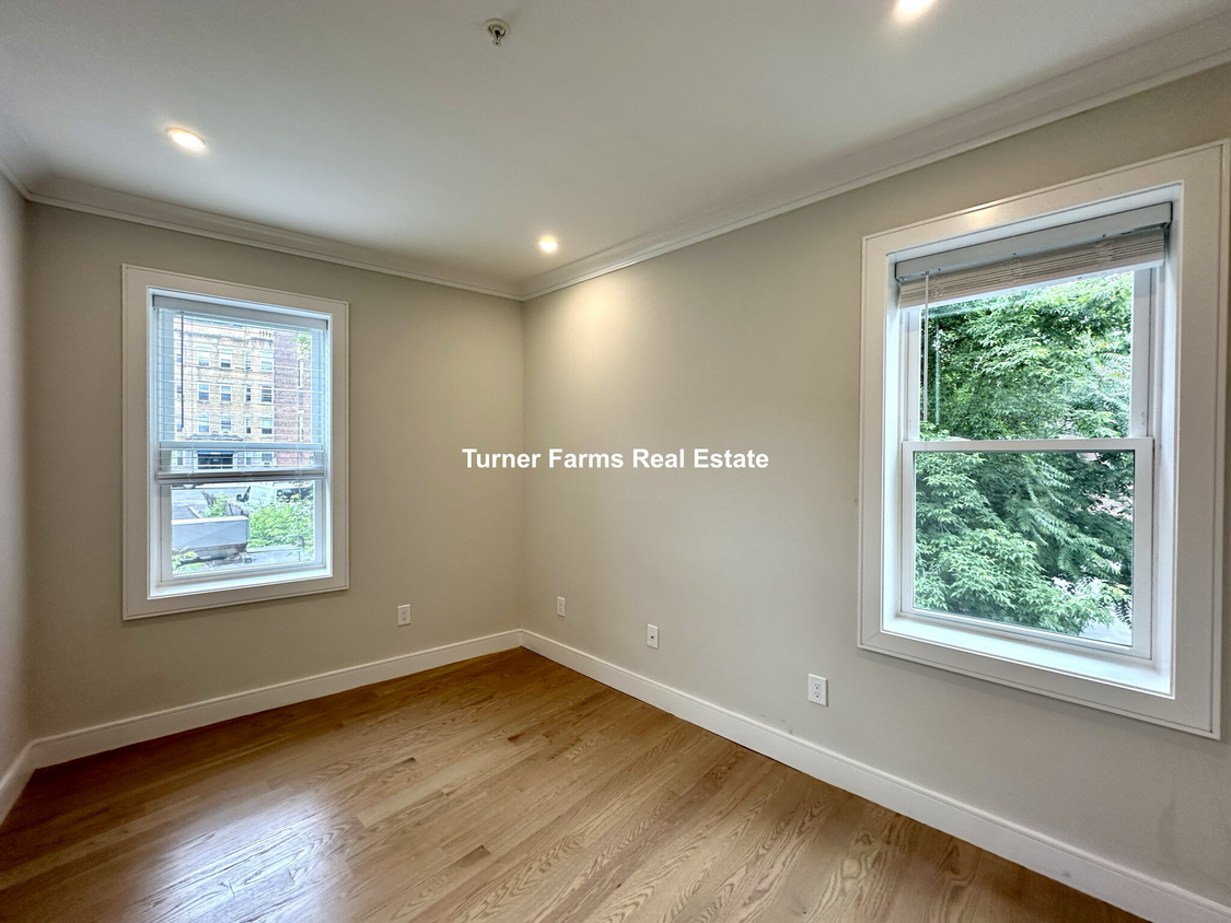 Foto principal - 162 Allston St