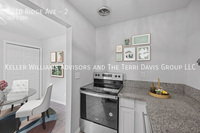 Foto del edificio - 6210 Ridge Ave