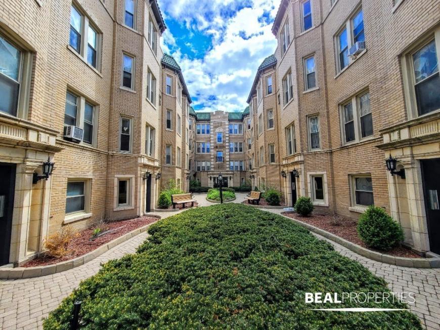 Foto principal - 1 bedroom in CHICAGO IL 60613