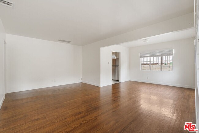 Foto del edificio - 821 Laveta Terrace