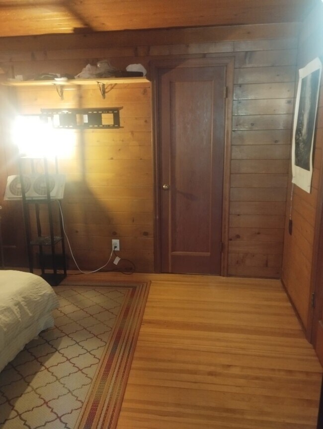 Dormitorio de la planta superior - 430 Jason Ave N