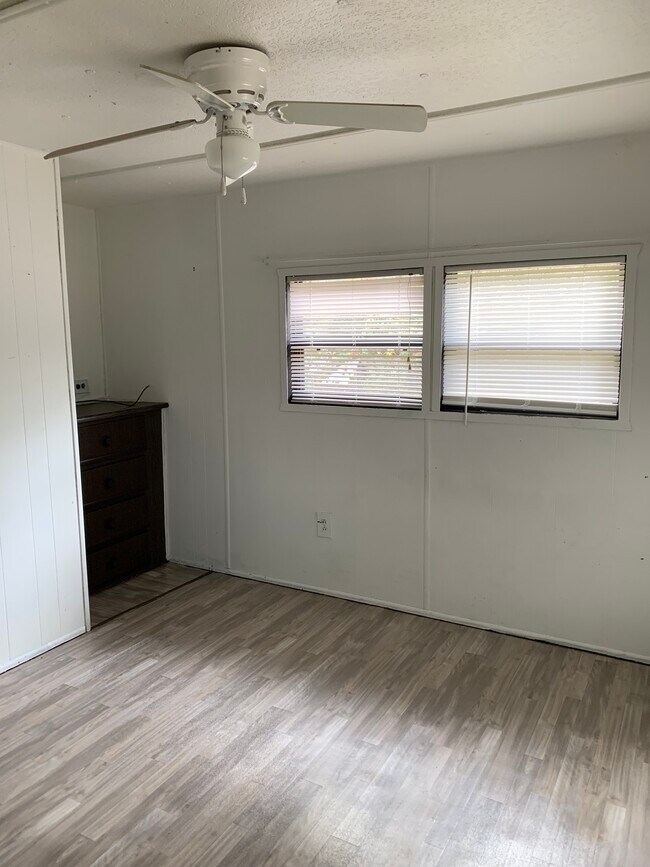 Building Photo - 32323 Foxfire Ln