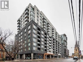 Building Photo - 525 Adelaide St W