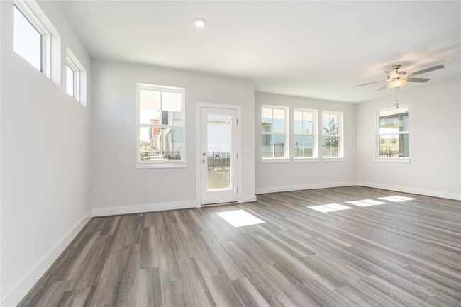 Foto del edificio - 7213 Harmony Shoals Bnd