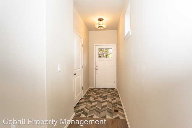 Foto del edificio - 2376 NE 6th St