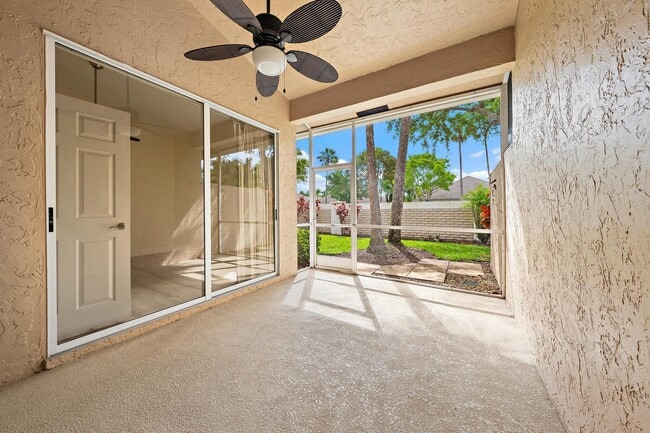 Foto del edificio - 1802 Rosewood Way