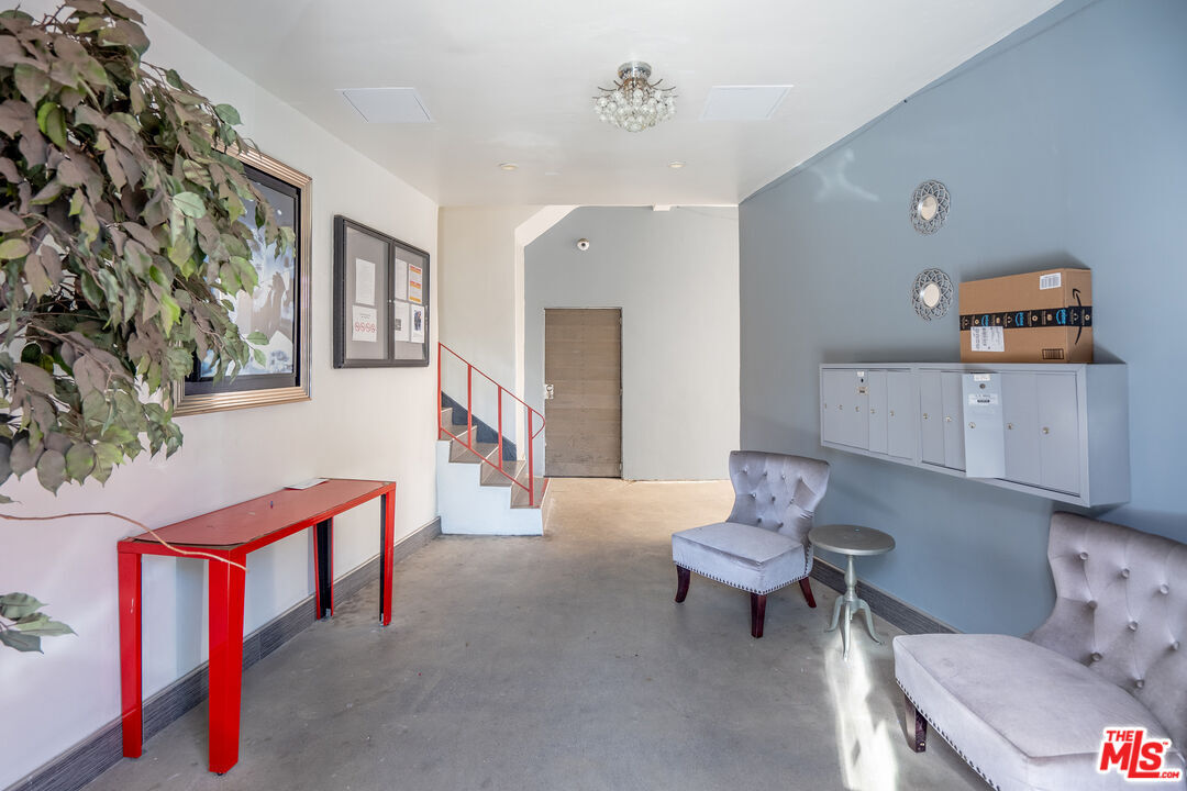 Foto principal - 5831 Carlton Way