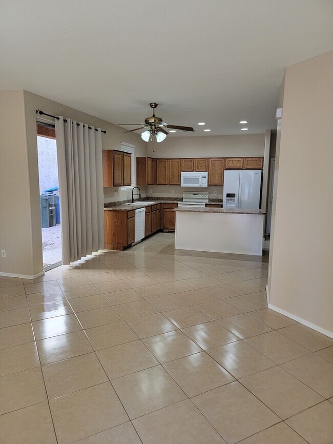 Building Photo - Simply Gorgeous 3-Bedroom, 2.5 Bathroom Fo...