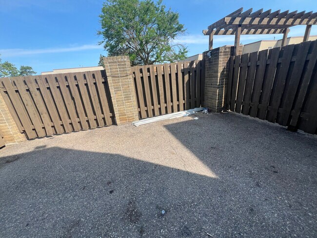 Photo du bâtiment - 81 Eagen Dr