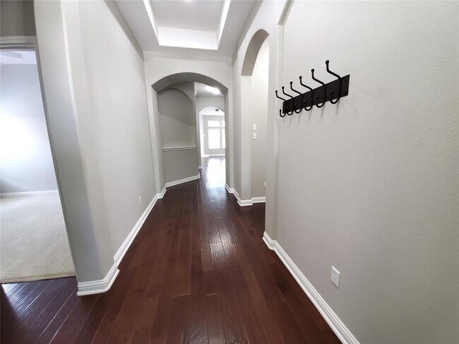 Building Photo - 603 Spanish Mustang Dr