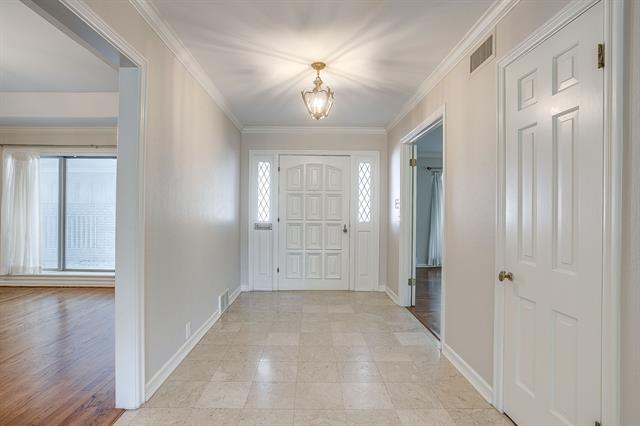 Foto del edificio - 2400 Winton Terrace W