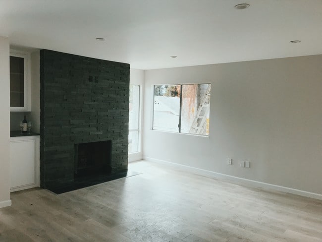 Building Photo - 1319 23rd St