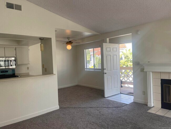 Foto del edificio - 9419 Fairgrove Ln