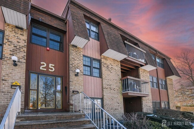 Building Photo - 290 Alpine Way